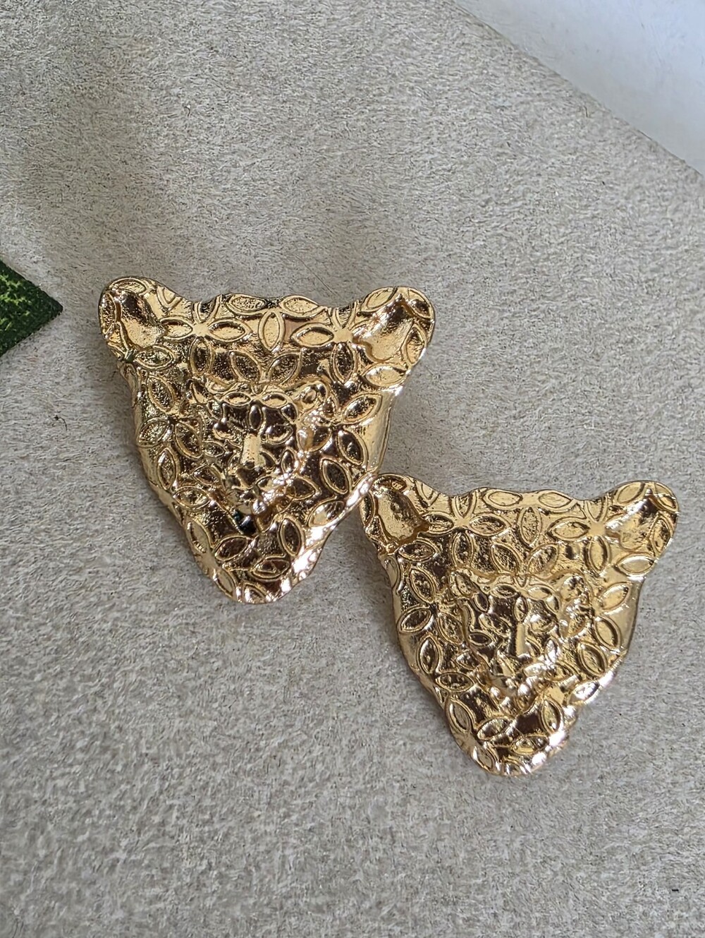 ​Gold Tone Leopard Panther Head Statement Stud Earrings Vintage Style